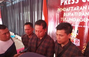 Mardinoto dan GaBah Resmi Mendaftar ke KPU Tulungagung, Ini Perbandingan Dukungan Partainya