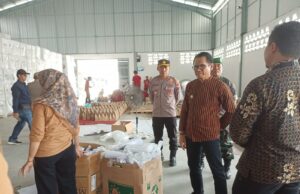 Pj. Bupati Tulungagung Pastikan Kesiapan Logistik Pilkada di Gudang KPU