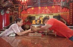 Tradisi Ayak Abu Jelang Imlek di Tulungagung: Penyucian Spiritual dan Harapan Baru