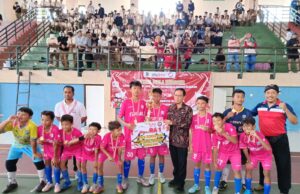 SCOR 3-2, SD NEGERI I KAMPUNGDALEM TAKLUKKAN SD NEGERI DONO PESAN KEPALA SEKOLAH MUHADI “KERJA KERAS DAN TETAP RENDAH DIRI KUNCI KESUKSESAN TIM”