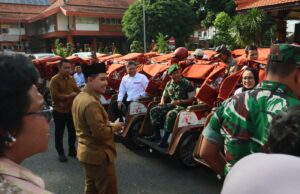 Dukungan Peningkatan Mobilitas, 100 Unit Becak Listrik Diserahkan Presiden Prabowo kepada Warga Mojokerto
