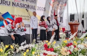 Hadiri Peringatan HUT PGRI Ke-80, Bupati Tulungagung Sebut Kemajuan Suatu Bangsa Ditentukan Oleh Kualitas Guru