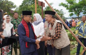 Perkuat Ekonomi Desa, Mendes PDT Resmikan Ground Breaking Koperasi Desa Merah Putih di Pacet Mojokerto