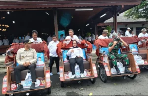Program Presiden Prabowo, Bupati Tulungagung Salurkan Becak Listrik PT Pindad untuk Lansia