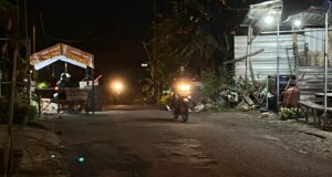 Gorong-Gorong Mojolegi Jebol, Warga Pasang Posko Mandiri Demi Amankan Jalur Alternatif Jolotundo Trawas Mojokerto