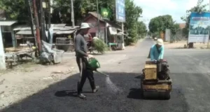 Pemerintah Kabupaten Tulungagung Menerima program perbaikan infrastruktur Jalan Rp18 miliar foto, kegiatan perbaikan jalan
