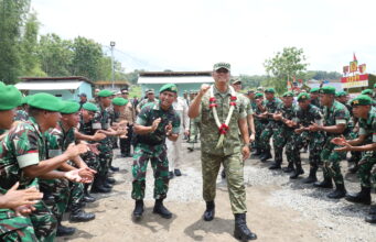 Kunjungan Kerja Wakil Panglima TNI RI di Yonif TP 886/Panjalu Jayati Di Sambut Bupati Tulungagung