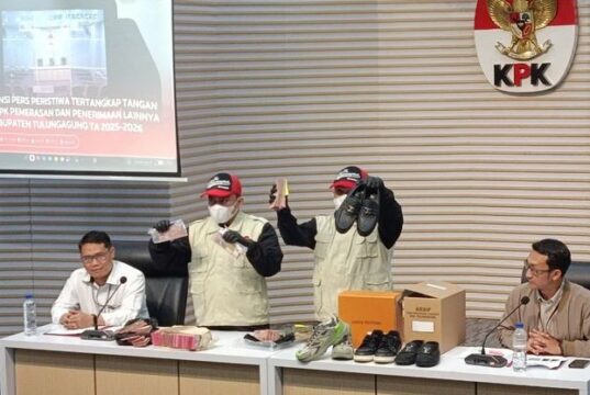 KPK Menetapkan Dua Tersangka OTT Di Tulungagung “Kasus Pemerasan”