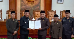 Rapat Paripurna, LKPJ 2025 Diserahkan, 38 Ranperda Telah Melalui Tahapan Evaluasi Dan Penyesuaian, Sehingga Siap Dibahas DPRD Tulungagung.