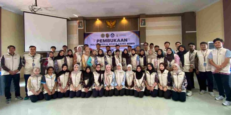Gelar KKN di 5 Desa Jatirejo, STIE Al-Anwar Mojokerto Siap Dampingi UMKM Bertransformasi Digital
