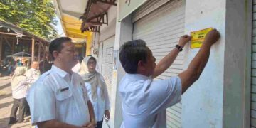 Tunggak Retribusi Rp 961 Juta, 690 Kios Pasar di 4 Pasar Utama Mojokerto Dipasangi Stiker Tagihan