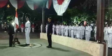 Plt Bupati Tulungagung Ahmad Baharudin Mengukuhkan Paskibraka. Momen “Haru” Pengukuhan Paskibraka Depok Bertemu Orang Tua Sebelum Pengibaran