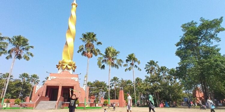 Minggu Pagi di Alun-Alun Mojokerto: Dari Anak-Anak Hingga Lansia Olahraga, Parkir Resmi Kini Rp 3.000
