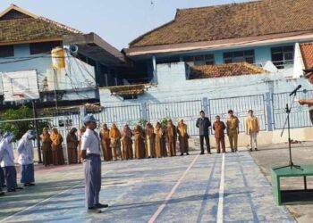 Police Goes To School, Polisi Serentak Jadi Pembina Upacara Di Sekolah Se-Kabupaten Lamongan