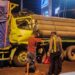 Kecelakaan Beruntun Di Jalan Lamongan-Deket, Pengendara Motor Meninggal Dunia, Polres Lamongan Lakukan Evakuasi Korban